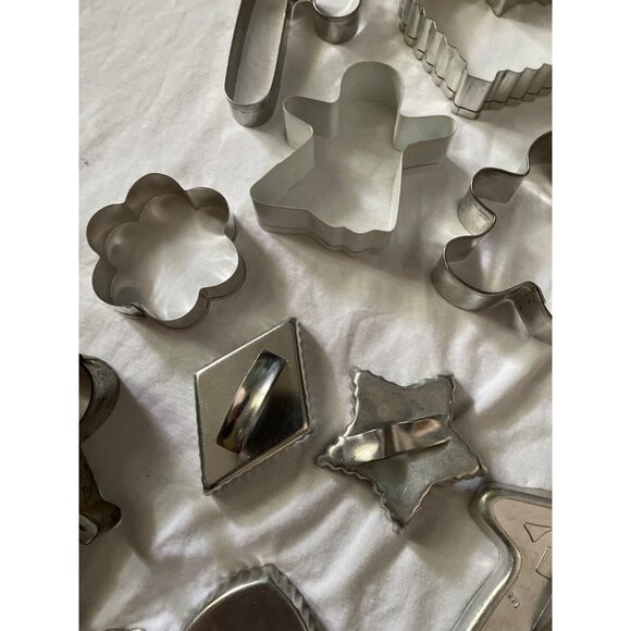 Vintage & Modern Metal Cookie Cutter Collection All Metal Holiday - Picture 12 of 16